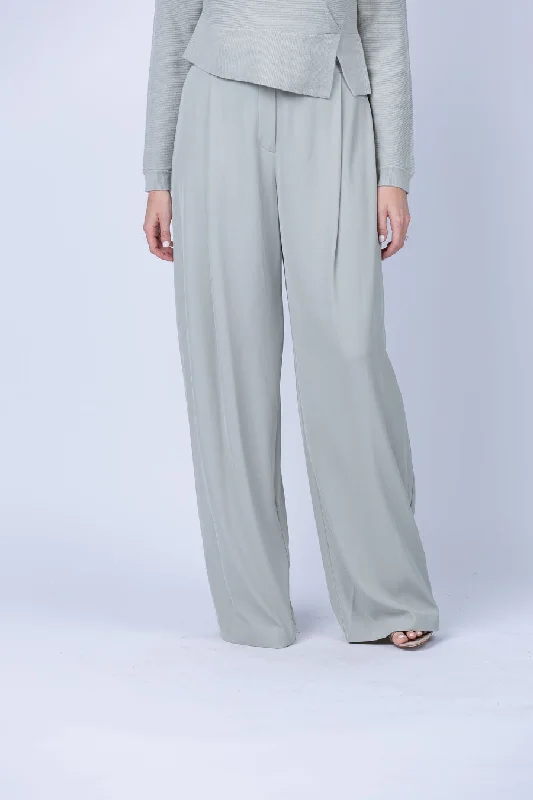 The Sei Baggy Pleated Trouser in Tin Trousers fashionable trendy