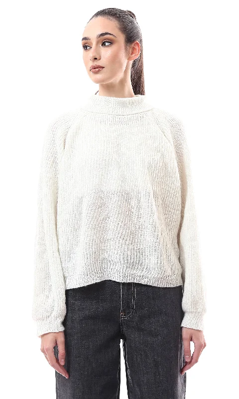 O175578 Chunky Knit Off-White Pullover With Turtle Neck Sabrina Neck Pullover